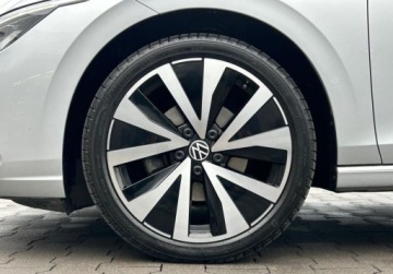 Volkswagen Golf VII Hatchback 5d Facelifting 1.5 TSI BMT 130KM 2020 Volkswagen Golf Life Pakiety, ACC, ergoActive z masazem, Kamera, Indukcja, zdjęcie 36