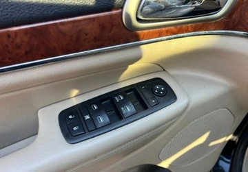 Jeep Grand Cherokee IV Terenowy Facelifting 3.6 V6 286KM 2012 Jeep Grand Cherokee 3.6 Benzyna Panorama Tempomat sensor Pod. kierownica, zdjęcie 14