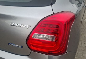 Suzuki Swift VI Hatchback Facelifting 1.2 DualJet SHVS 83KM 2021 Suzuki Swift 1.2 Dualjet SHVS Premium CVT 1.2 Benzyna 83KM, zdjęcie 16