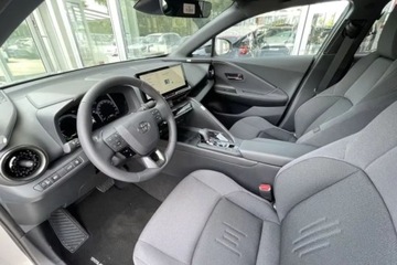 Toyota C-HR II SUV 1.8 Hybrid 140KM 2025 Toyota C-HR 1.8 140KM Hybrid Duzy rabat Bogate wyposazenie Style, zdjęcie 13