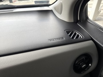 Toyota Yaris III Hatchback 5d Facelifting 2017 1.5 Dual VVT-iE 111KM 2019 Toyota Yaris 1,5-Dual-VVT-iE III (2011-2019) 1,5-D, zdjęcie 24