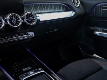 Mercedes GLB SUV 2.0 200d 150KM 2025 Od ręki - 200 d (150KM) AMG Line | MULTIBEAM LED + Hak holowniczy, zdjęcie 9