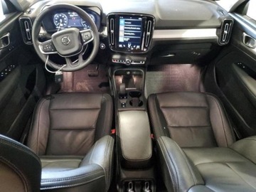 Volvo XC40 2022 Volvo XC 40 2022 VOLVO XC40 T5 MOMENTUM, silnik benzynowy 2.0 L 2.0 248KM, zdjęcie 8