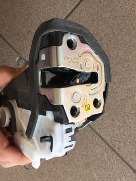 HONDA HR-V II ZÁMEK DVEŘE PRAVÝ ZADNÍ