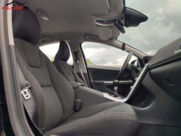 Volvo S60 II Sedan 1.6 D2 115KM 2011 Volvo S60 GWARANCJA Zarejestrowany Udok. przebieg 148tys km MozliwaZamiana, zdjęcie 13