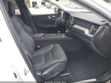 Volvo XC60 II 2025 Volvo XC 60 B5 Plus 2025 2.0l 2.0 Benzyna 247KM, zdjęcie 9