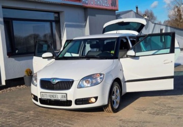 Skoda Fabia II Hatchback 1.2 i HTP 12V 70KM 2008 Skoda Fabia 1,2 Ben Klima 1.2 Benzyna 70KM, zdjęcie 4