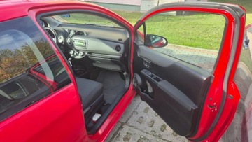 Toyota Yaris III Hatchback 5d 1.0 VVT-i 69KM 2013 Toyota Yaris III van (2-miejscowy z homologacją ciężarową) 2013r 1.0 benz., zdjęcie 5