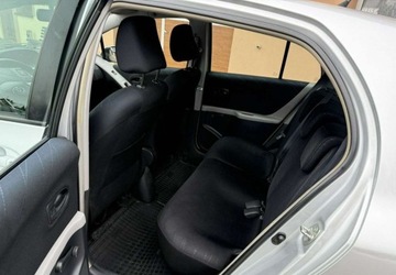 Toyota Yaris 2006 Toyota Yaris 1,3 87KM Klimatyzacka Kola latozima 1.3 Benzyna 87KM, zdjęcie 21