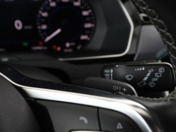 Volkswagen Passat B8 Variant 1.8 TSI BlueMotion Technology 180KM 2018 Volkswagen Passat R-Line DSG virtual cocpit navi, zdjęcie 33