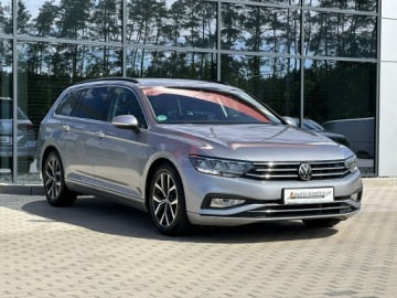 Volkswagen Passat B8 Variant Facelifting 2.0 TDI SCR 150KM 2022 Volkswagen Passat Variant 8xAlu, Kamera, Ele.Klapa, zdjęcie 4