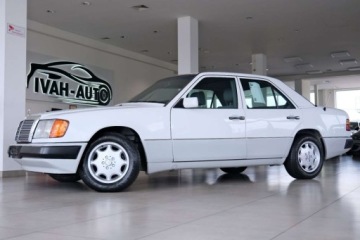 Mercedes W124 Sedan 2.0 118KM 1991 Mercedes-Benz W124 (1984-1993) 2.0 Benzyna 118KM, zdjęcie 18