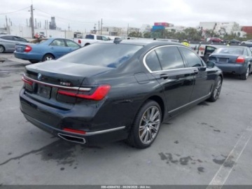 BMW Seria 7 G70 2022 BMW Seria 7 2022r., 4x4, 4.4L 4.4 Benzyna 523KM, zdjęcie 3