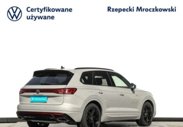 Volkswagen Touareg III SUV 3.0 V6 SCR TDI 286KM 2023 Volkswagen Touareg 3.0 286KM V6 TDI 4Motion R-Line Dach panoramiczny Hak N, zdjęcie 5