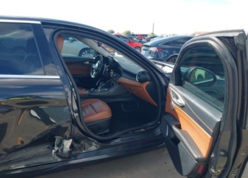 Alfa Romeo Giulia II 2018 Alfa Romeo Giulia 2018r., Ti Lusso Awd, 2L, od ubezpieczalni 2.0 Benzyna, zdjęcie 9