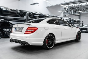 Mercedes Klasa C W204 2011 Mercedes C 63 AMG Coupe Performance 487KM, zdjęcie 9