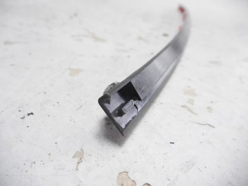 Listwa szyby przedniej prawa FORD MONDEO 1305442