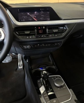 BMW Seria 1 F40 2021 BMW Seria 1 M SPORT Salon Polska ASO R-CARS Warszawa 1.5 Benzyna 136KM, zdjęcie 18