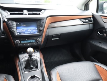Toyota Avensis III Wagon Facelifting 2015 2.0 D-4D 143KM 2016 Toyota Avensis 2.0 D-4D, Salon Polska, Skóra, zdjęcie 7
