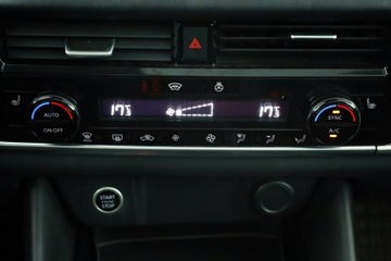 Nissan Qashqai III Crossover 1.3 DIG-T MHEV 158KM 2022 Nissan Qashqai 1.3 DIG-T MHEV, Salon Polska, zdjęcie 12