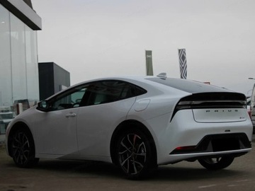 Toyota Prius V (XW60) 2.0  Hybrid Dynamic Force Plug-in 223KM 2025 Od ręki - Prestige 2.0 Hybrid Plug-in 223KM | Podgrzewane fotele!, zdjęcie 1