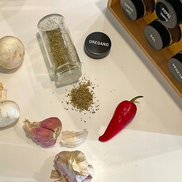 ОРГАНАЙЗЕР ДЛЯ СПЕЦИЙ Элегантная ПОЛКА ДЛЯ СПЕЦИЙ, 30 баночек + этикетки