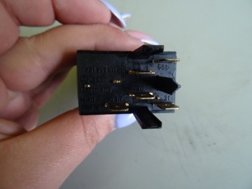 ПЕРЕКЛЮЧАТЕЛЬ ВОЗДУХА ВОЗДУХА VW T4 701959511 OEM