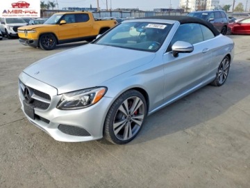 Mercedes Klasa C W205 2017 Mercedes-Benz Klasa C 300 2017 2.0 Benzyna 241KM