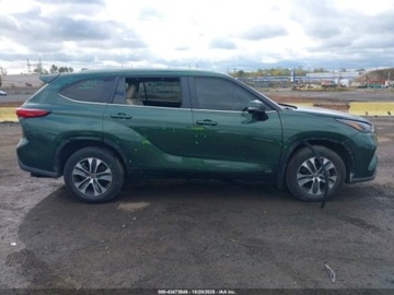 Toyota Highlander III 2023 Toyota Highlander 2023 TOYOTA HIGHLANDER HYBRID XLE 2.5 Hybryda 186KM, zdjęcie 5