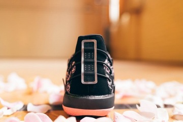 ADIDAS БАСКЕТБОЛЬНАЯ ДАМА