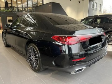 Mercedes Klasa E W214 Sedan 2.0 220d 197KM 2025 E Klasa 220 d 4-Matic AMG 2.0 197KM 2025, zdjęcie 2