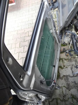 DVEŘE PRAVÝ PŘEDNÍ NEBO ZADNÍ MERCEDES W245 748