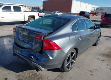 Volvo S60 II Sedan Facelifting 2.0 T6 DRIVE-E 306KM 2016 Volvo S60 2016r., T6 Drive-e R-design Platinum, 2L, od ubezpieczalni 2.0, zdjęcie 6