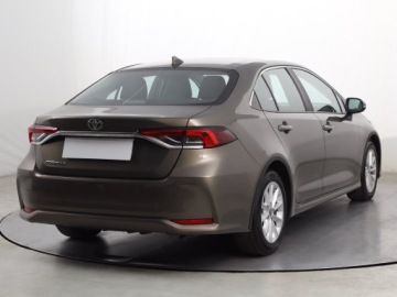 Toyota Corolla XII Sedan 1.5 VVT-i 125KM 2021 Toyota Corolla 1.5 VVT-i, Salon Polska, zdjęcie 4