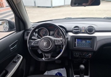 Suzuki Swift VI Hatchback Facelifting 1.2 DualJet SHVS 83KM 2021 Suzuki Swift 1.2 Dualjet SHVS Premium CVT 1.2 Benzyna 83KM, zdjęcie 7