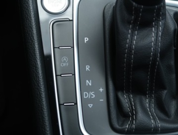 Volkswagen Golf VII Hatchback 3d Facelifting 1.5 TSI ACT 150KM 2019 VW Golf 1.5 TSI, Salon Polska, Automat, Klima, zdjęcie 12