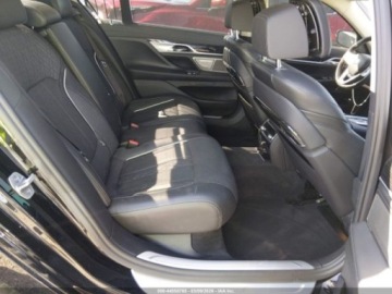BMW Seria 7 G70 2022 BMW Seria 7 740i 2022 3.0 Benzyna 335KM, zdjęcie 12
