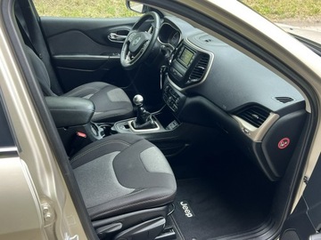 Jeep Cherokee V Terenowy 2.0 MJD 140KM 2015 Jeep Cherokee 2.0 M-Jet Longitude FWD Klimatronic, zdjęcie 6