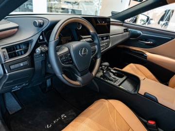 Lexus ES VII (XV70) Sedan Facelifting 300h 218KM 2025 LEXUS ES 300h Omotenashi Sedan 2.5 E-CVT 218KM, zdjęcie 4