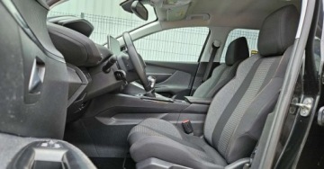 Peugeot 5008 II Crossover 1.6 BlueHDI 120KM 2018 Peugeot 5008 1.6 BlueHDi 120Ps. Navi Serwis 2018 1.6 Diesel 120KM, zdjęcie 4