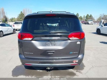Chrysler Pacifica II 2017 Chrysler Pacifica Hybrid Platinum 2017 3.6l 3.6 Hybryda 260KM, zdjęcie 4