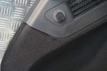 Панель багажника Maserati Levante левая