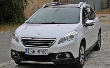Peugeot 2008 I SUV 1.2 PureTech 110KM 2015 Peugeot 2008 Zarejestrowany Wyposazony 1.2 Benzyna 110KM, zdjęcie 4