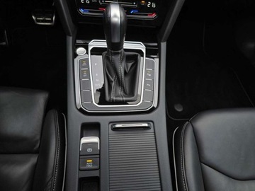 Volkswagen Arteon Fastback Facelifting 2.0 TDI 200KM 2022 Volkswagen Arteon 2.0TDI 200KM R-Line FV23 4Motion Head-up DCC skory Nappa, zdjęcie 23