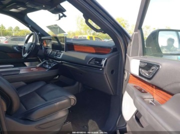 Lincoln Navigator III 2024 Lincoln Navigator Reserve 4x4, po gradobiciu 3.5 Benzyna 440KM, zdjęcie 9