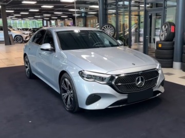 Mercedes Klasa E W214 Sedan 2.0 220d 197KM 2025 E Klasa 220 d 4-Matic Avantgarde 2.0 (197KM) 2026, zdjęcie 1