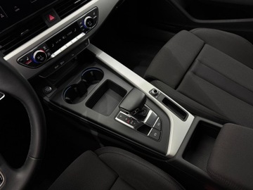 Audi A4 B9 Limousine Facelifting 2.0 35 TFSI 150KM 2023 Audi A4 Limousine 35 TFSI S Line S Tronic / Ambien, zdjęcie 22