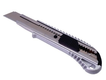 Обои нож с выдвижным лезвием 18мм, металл S42318