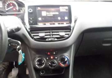 Peugeot 2008 I SUV Facelifting 1.2 PureTech 82KM 2018 Peugeot 2008 Okazja 1.2 Benzyna 82KM, zdjęcie 31