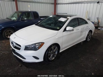 Mercedes CLA C117 2018 Mercedes-Benz CLA 2018 MERCEDES-BENZ CLA 250 4MATIC 2.0 Benzyna 208KM, zdjęcie 2